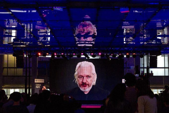 The Media Celebrated Julian Assange and is Now Too Afraid to Defend Him