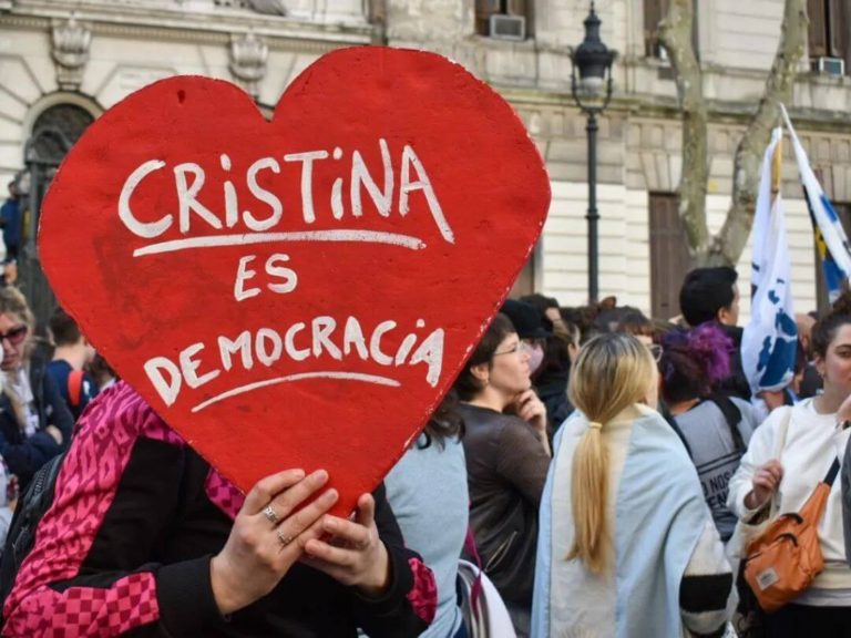 Venezuela: Maduro Condemns Assassination Attempt on Argentina’s Cristina Fernández