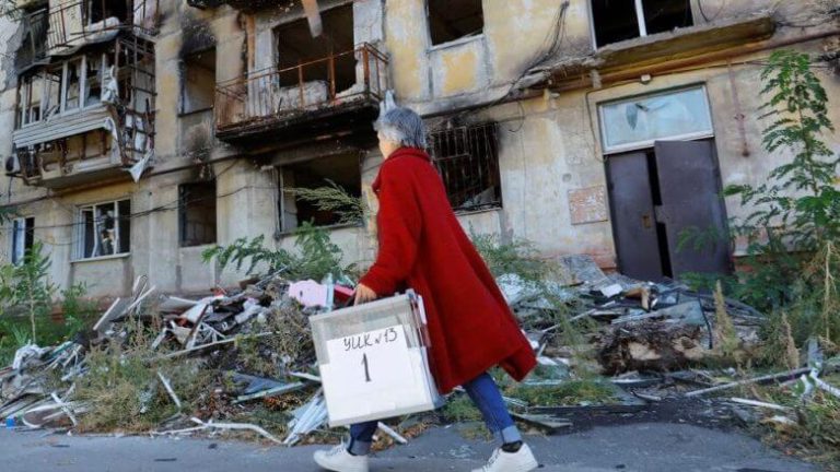 The right to self-determination on the brink of a nuclear catastrophe