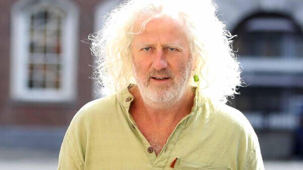 Mick Wallace accuses Fianna Fáil and Fine Gael of ‘promoting and loving’ the war in Ukraine