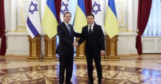 Ukrainian president reveals intelligence cooperation with Israel