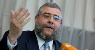 Exiled Moscow chief rabbi: Jews should leave Russia before they are scapegoated