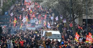 23 mars : une réponse puissante au 49-3 et à la stratégie perdante de l’intersyndicale