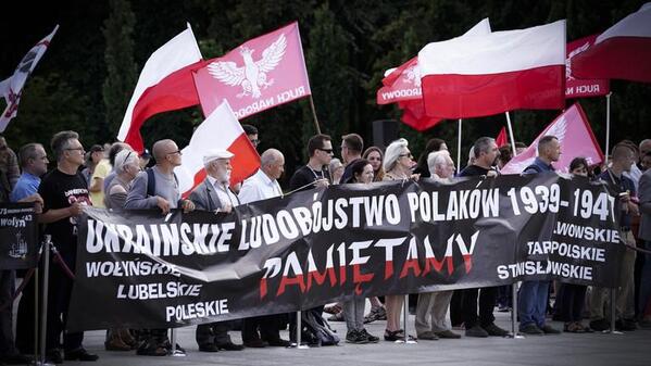 Contradictions: Poland loves Nazis when they massacre Russians, but not when they do the same to Poles!
