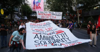 Protests across Greece as hope to find shipwreck survivors fades