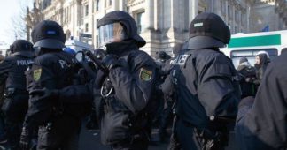 1,000 anti-fascist demonstrators detained in Leipzig, Germany police kettle for hours