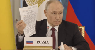 Putin Shows African Leaders Draft Treaty on Ukrainian Neutrality from March 2022