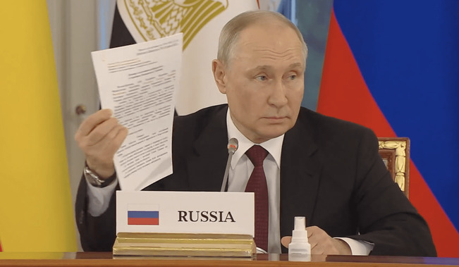 Putin Shows African Leaders Draft Treaty on Ukrainian Neutrality from March 2022
