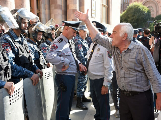 Armenians protest over Nagorno-Karabakh crisis