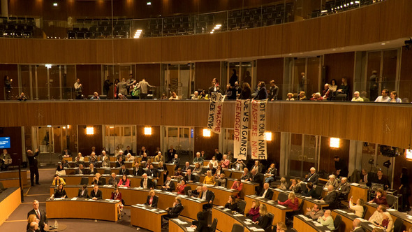 ‘Jews against genocide’ protesters disrupt Austrian parliament