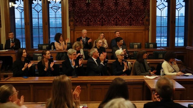 UK Parliament Applauds Ukrainian Nazis