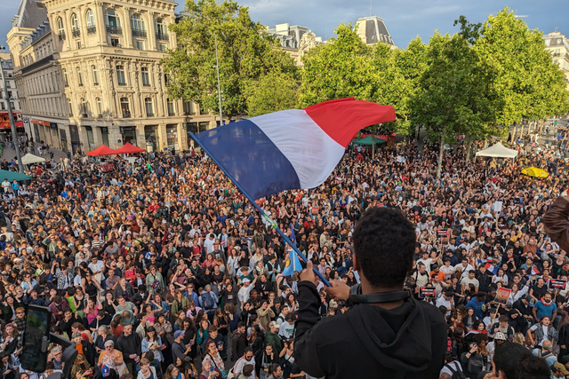 From Alexis Tsipras to Marine Le Pen and Jean – Luc Mélenchon. A Greek point of view to the French crisis