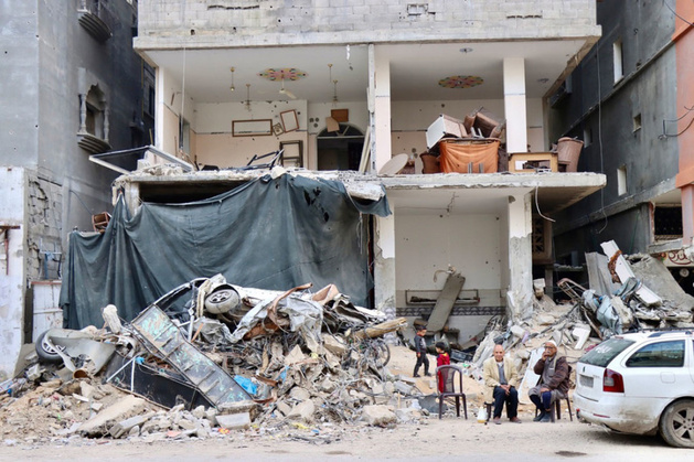 ‘The smell of death is everywhere’ in northern Gaza, UNRWA chief says