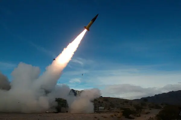 US and European Officials Discussed Giving Ukraine Nuclear Weapons