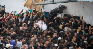 Gaza Aid Center Overrun by Starving Crowds, US Personnel Flee
