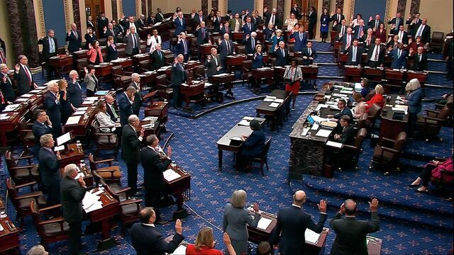 US Senate Advances Resolution to Ban Use of Armed Forces Against Venezuela in 52-47 Vote