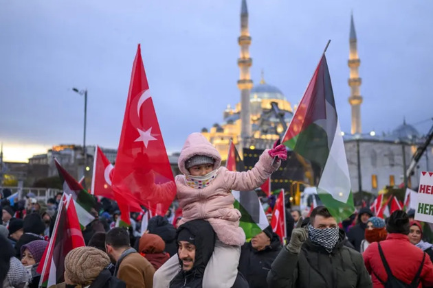 Hundreds of thousands march in Istanbul in solidarity with Gaza