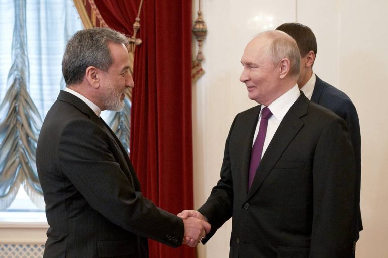 Middle East peace, strategic partnership: Putin meets with Iranian foreign minister