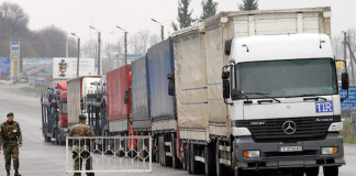 Russia Suspends Traffic of Ukrainian Trucks in Response to Kiev's Blockage