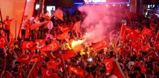 Radicals around Erdogan call for war "against Crusaders"