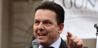 Nick Xenophon says PM must listen to voter disquiet over globalisation