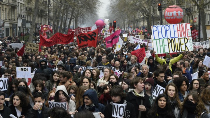 Hundreds of thousands march in new protest against French labour law