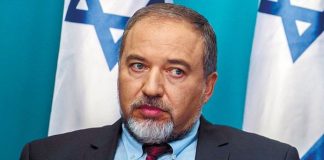 Israel will "completely destroy Hamas", defence minister says