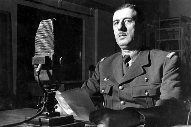 Détruire l’UE, aller à la guerre au Moyen Orient, abolir les droits démocratiques – Qui et pourquoi a besoin de la mi-réelle, mi-fausse extrême droite française?