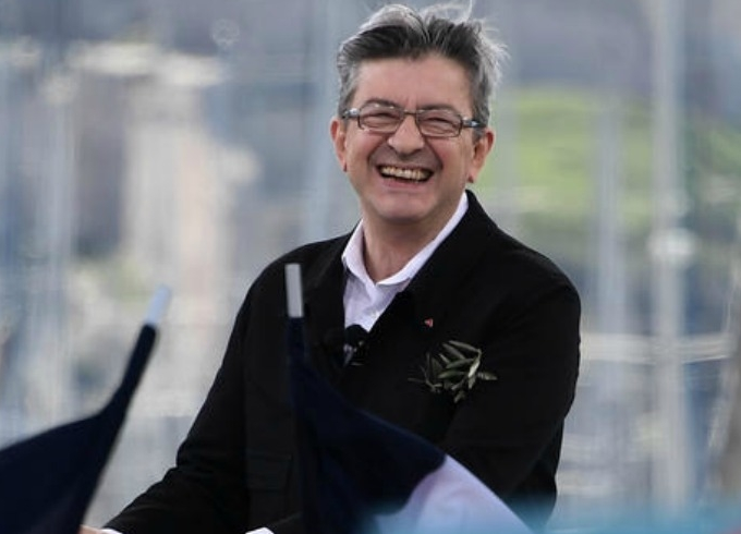 «MÉLENCHON, L’HOMME QUI AVANÇAIT À CONTRE-COURANT» – Documentaire de Gérard Miller