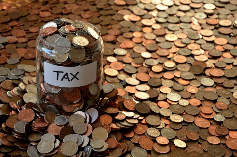 Greeks Unable to Pay Taxes, State Debtor Numbers Continue to Rise