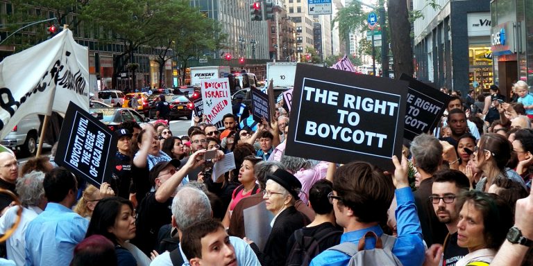 U.S. Lawmakers Seek to Criminally Outlaw Support for Boycott Campaign Against Israel