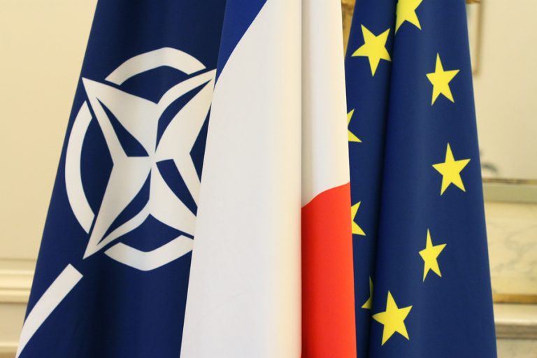 Rompre avec la France atlantiste ? – Entretien avec Hadrien Desuin