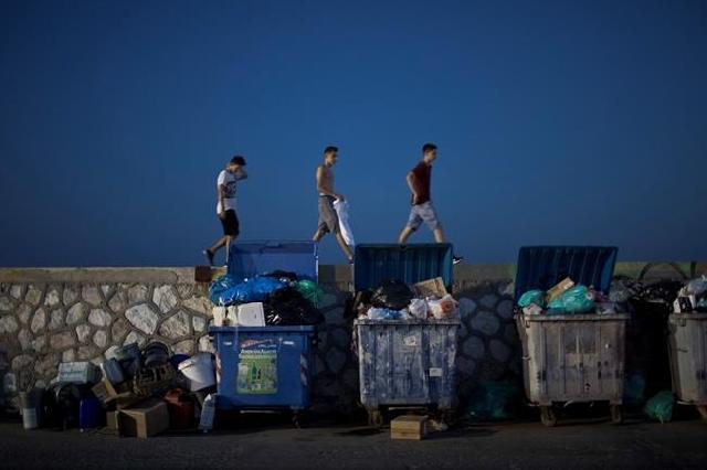 La Grèce tente désespérément de reprendre pied