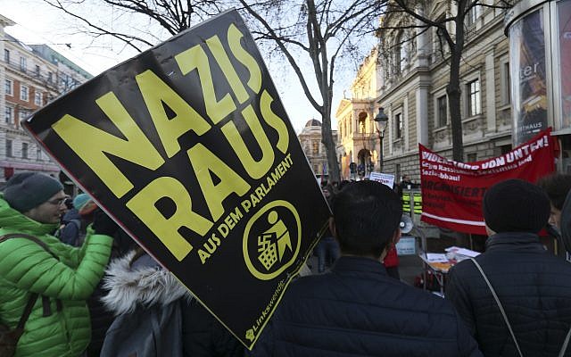 Demonstrations, heavy police presence for new right-wing Austrian government