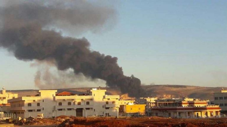 Turkish Warplanes Pound Kurds, Thousands of Syrian Rebels Bused to Border