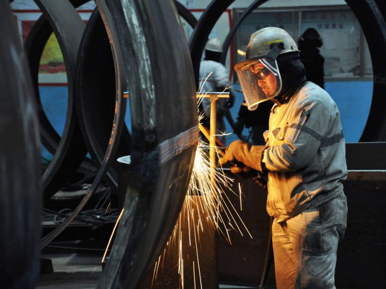 Lori Wallach and Michael Hudson Debate Trump’s Plan to Impose Steel & Aluminum Tariffs