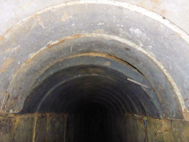 Israël détruit un tunnel avec des agents chimiques à Gaza. Un cimetière historique d’AlQuds agressé