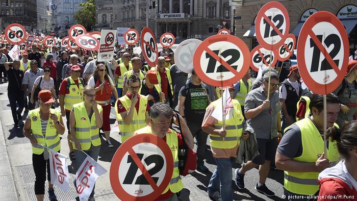 Austria: Thousands protest against plans for 12-hour workday