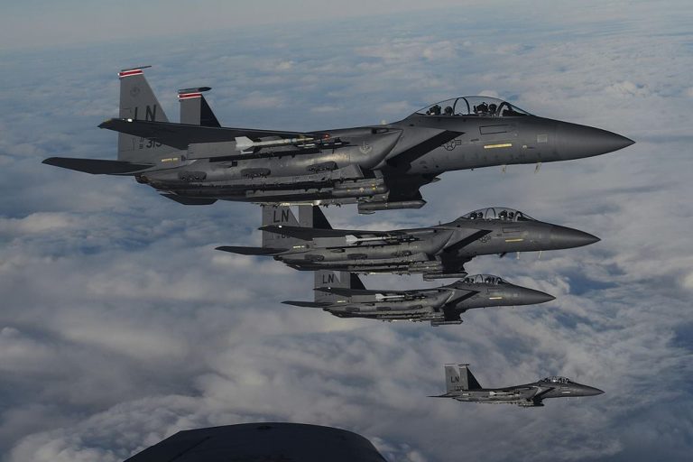 Us is threatening Russia with World War