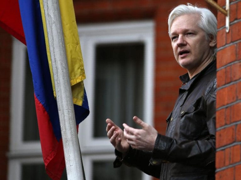 UK gave “guarantees” for Assange to leave embassy – Assange rejects the deal