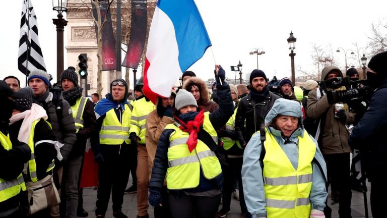 Protesters march in Paris demanding Macron resign (WATCH LIVE)