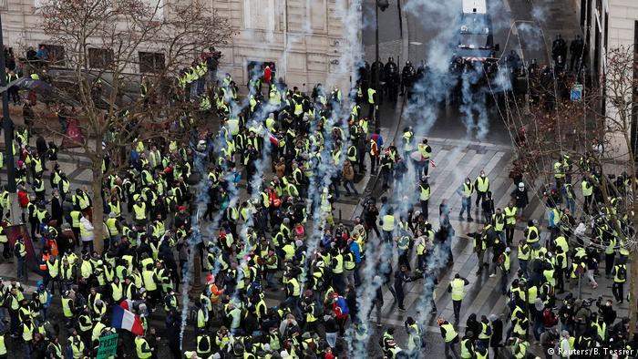 Paris ‘yellow vest’ protests – live updates