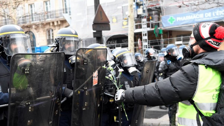 Le gouvernement radicalise la violence