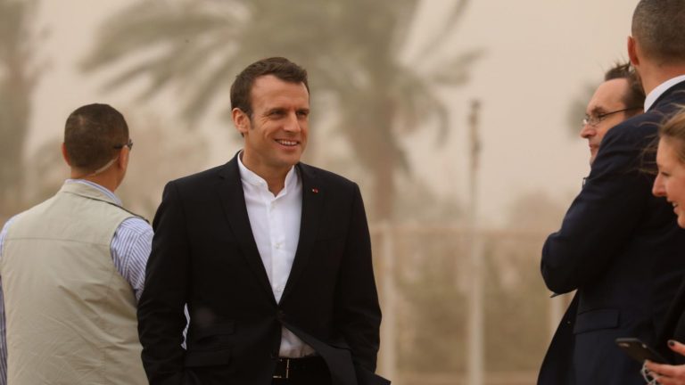 Macron rend visite a la dictature pro-israelienne de Sissi – “Je marche sur la glace”