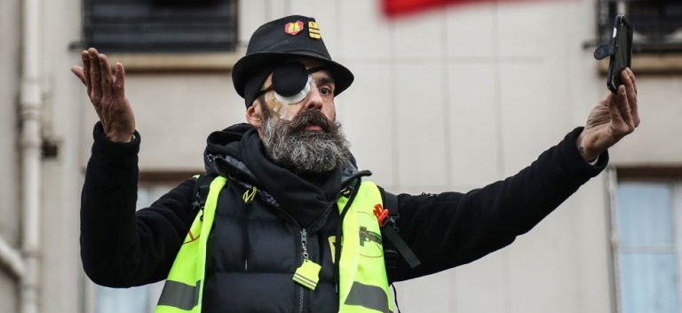 “Gilets jaunes” : Jérôme Rodrigues annonce avoir perdu l’usage de son œil