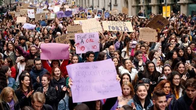 Spain: Thousands demonstrate in Madrid on IWD