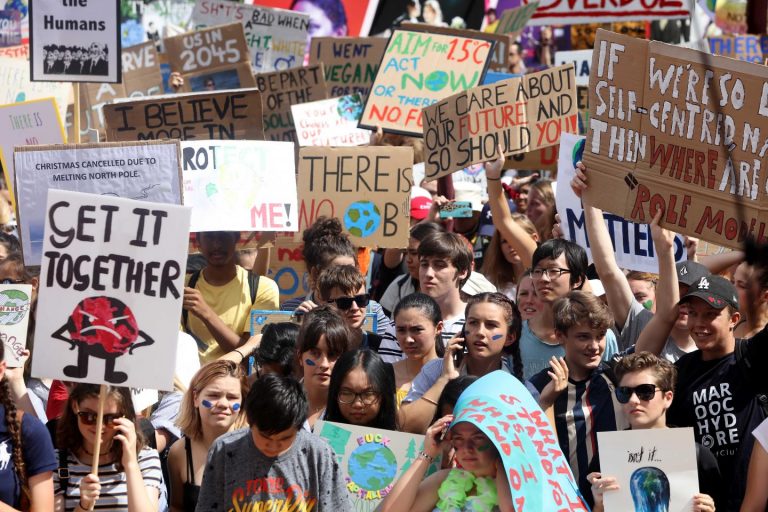 Α World Revolution to save Earth!
