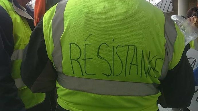 -LE MAIRE DÉTRUIT LA CABANE DES GILETS JAUNES DE COMMERCY ! APPEL À RASSEMBLEMENT À 19H !