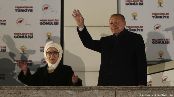 Turkey elections: Opposition claims victory in Ankara, Istanbul result disputed