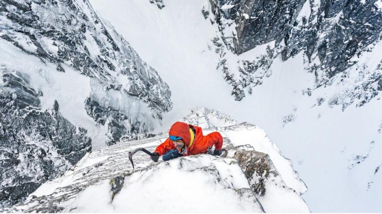 ADVENTURE PHOTOGRAPHY: WITNESSING THE FATE OF ICELANDIC GLACIERS